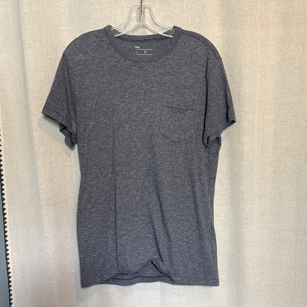 GAP Men's Dark Heather Navy Pocket Tee